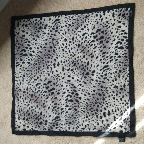 Vintage BCBG Max Azria silk scaf 97 Runway - Picture 2 of 4